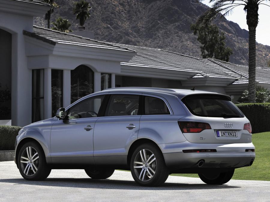 Audi Q7 4.2 Quattro (4L) 2005 года  (фото 10 из 30)